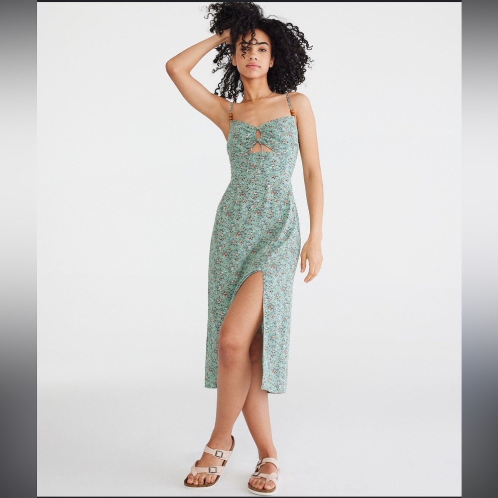 Aeropostale Sage Green Floral V-Neck Keyhole Midi Dress size Small